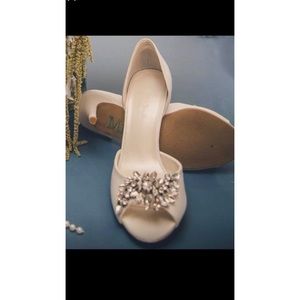 Gorgeous white satin wedding shoes
